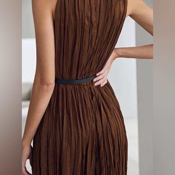 PLEATED BALLOON LEG JUMPSUIT - Picture 10 of 12